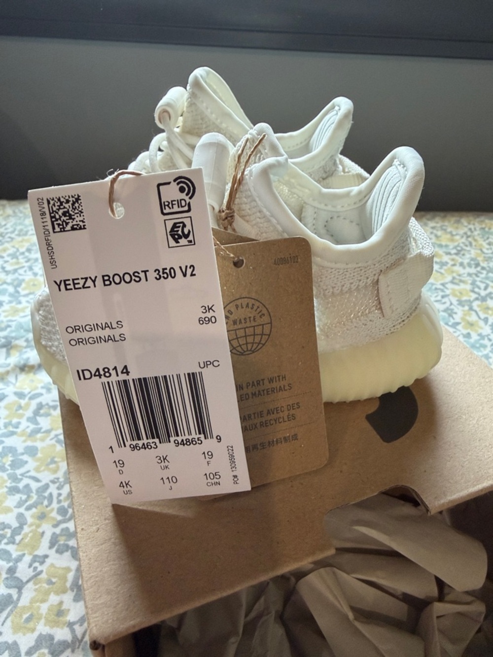 Yeezy Adidas Infant YZY 350 V2 Sneakers in Bone size 4k - Picture 4 of 5